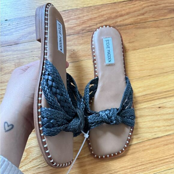 STEVE MADDEN | Wilmah Knotted Slide Sandal - Picture 6 of 6